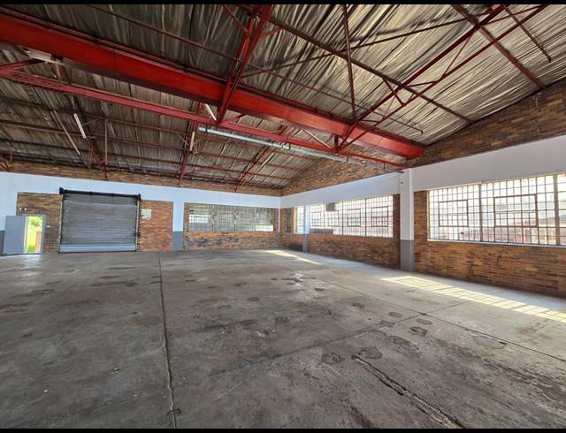 1,554M² WAREHOUSE TO LET IN BENROSE